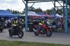 Grupy motocyklowe wjeżdżają na festyn